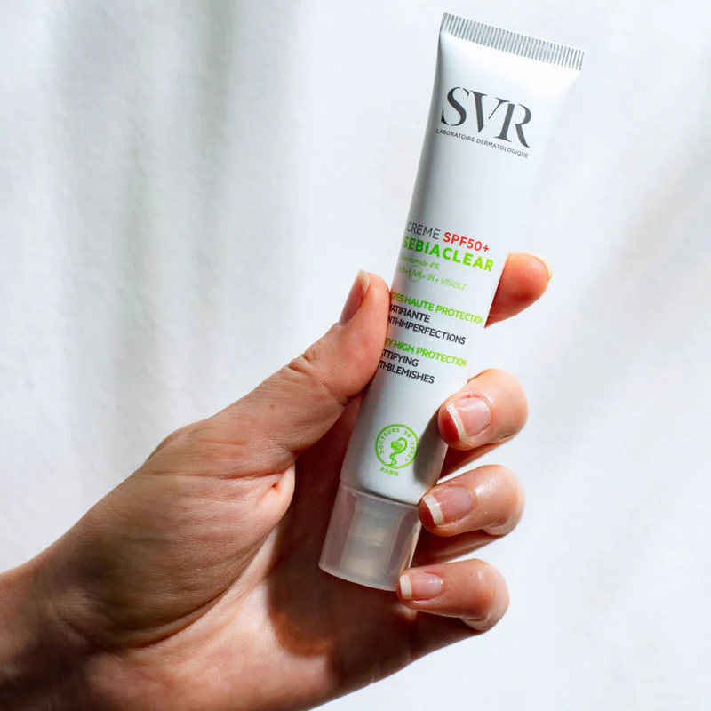 5.1-Sebiaclear-Creme_SPF50_-1004417-SVR-Protegez_et_matifiez_votre_peau_avec_cette_nouvelle_formule_a_indice_de_protection_solaire_eleve SVR Sebiaclear Creme FPS50+ 40ml - Imagen 1